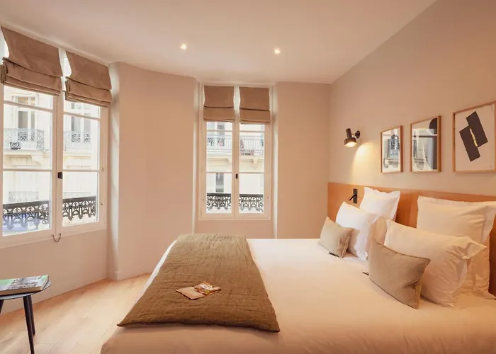 Tinah Paris, Champs Elysées